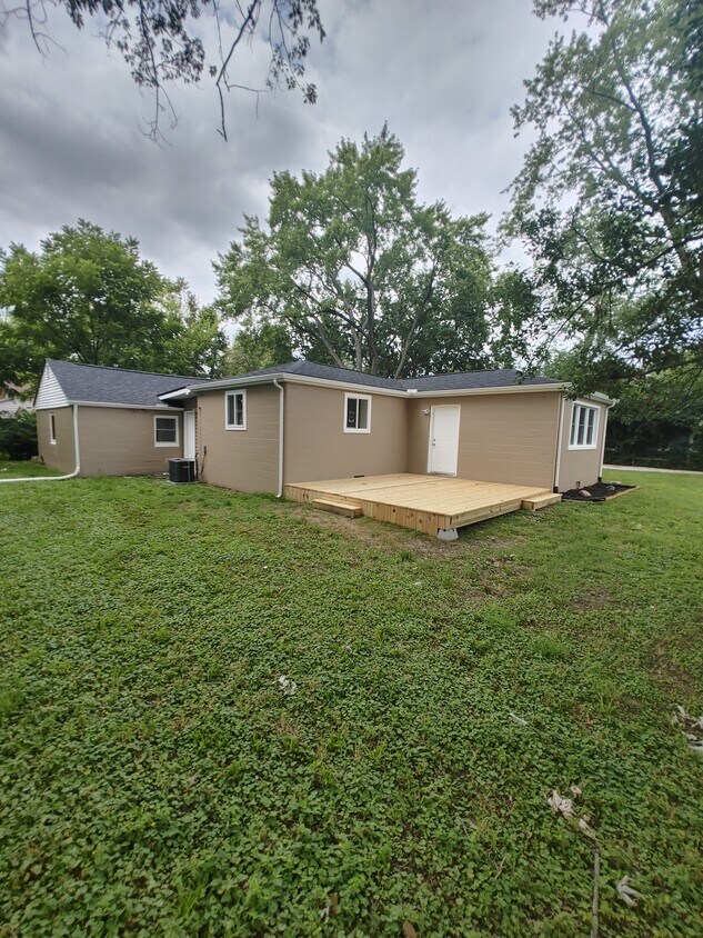 Building Photo - 145 N Sylvan Ave