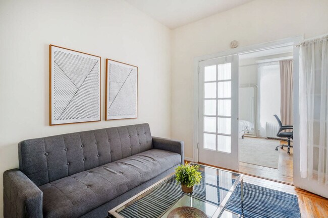 Foto del edificio - 211 E 14th St