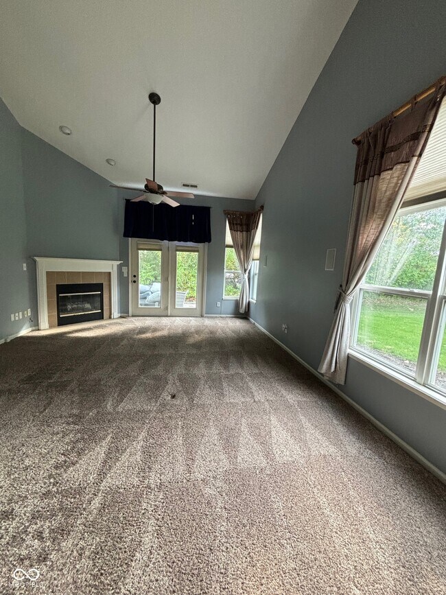 Foto del edificio - 6267 Eller Creek Way