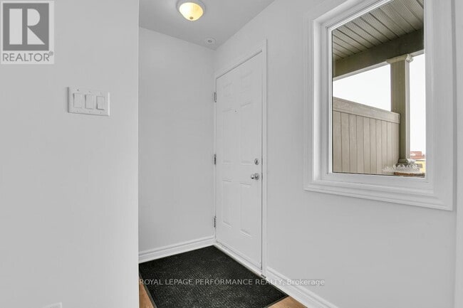 Building Photo - 1107 Stittsville Main St