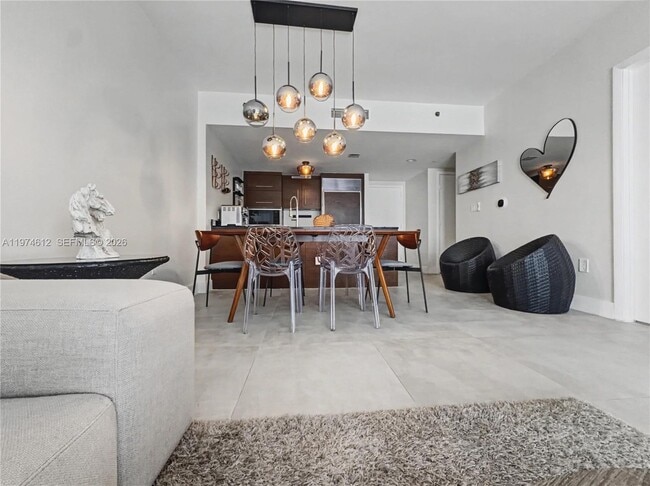 Building Photo - 475 Brickell Ave