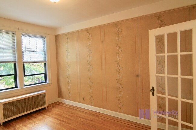 Foto del edificio - 32-36-36 42nd St