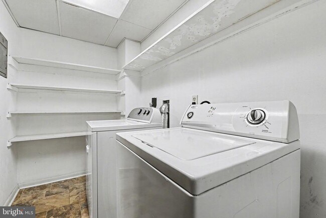 Foto del edificio - 1550 Bridge St