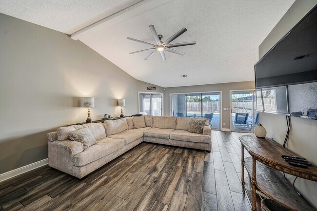 Foto del edificio - 270 S Glades Trail