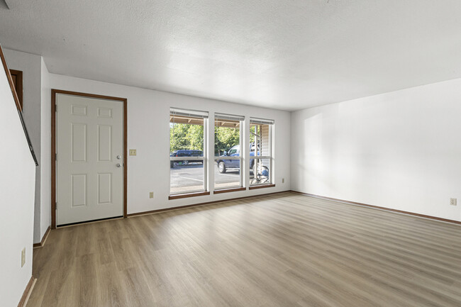 Building Photo - 17462 SE 82nd Dr
