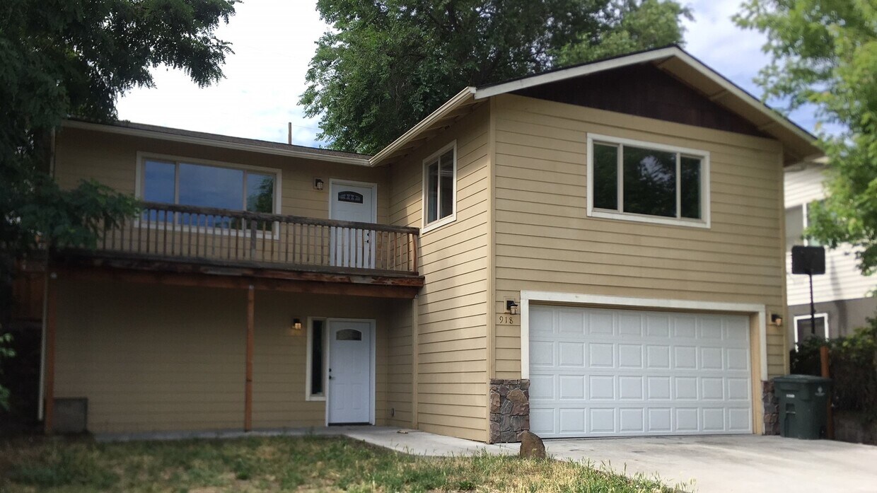 Gorgeous 3 Bed 2 Bath Home In The Dalles - Gorgeous  3 Bed 2 Bath Home In The Dalles