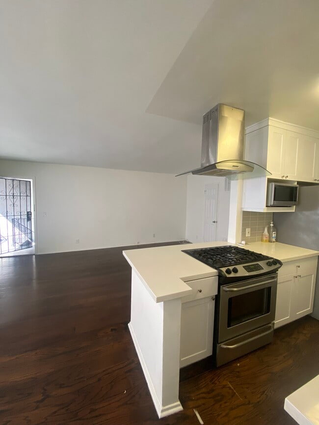 Building Photo - 113 N Gale Dr