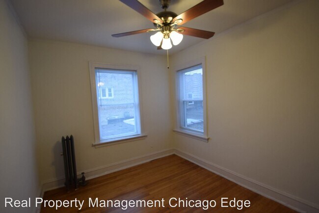 Building Photo - 6437 N Leavitt St