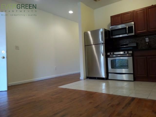 Primary Photo - 293 Throop Ave