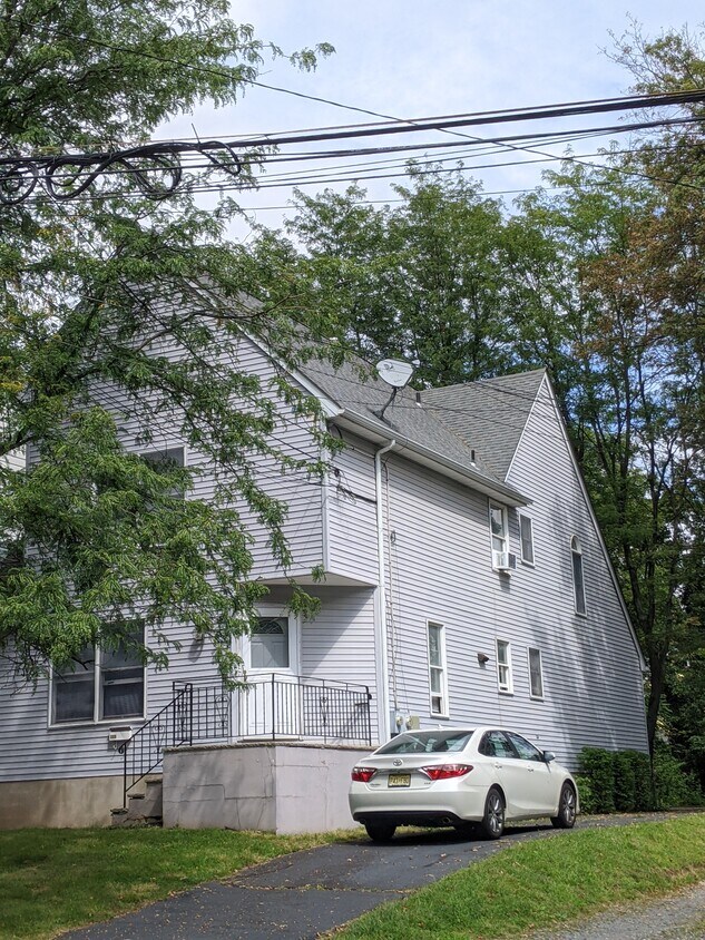 Front yard - 32 N Middaugh St