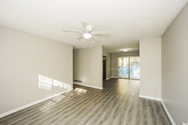 Foto del edificio - 6868 Maddox Rd