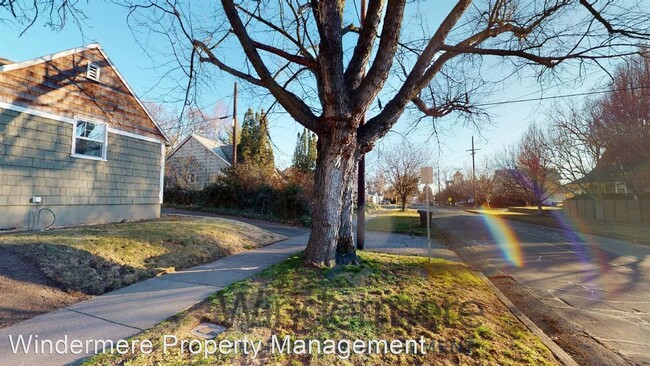 Building Photo - 3 br, 1 bath House - 207 S Howard Street