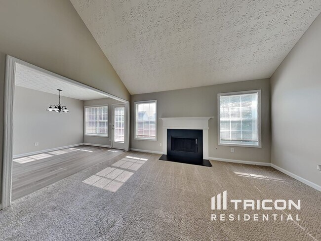 Foto del edificio - 7684 Pond View Ln