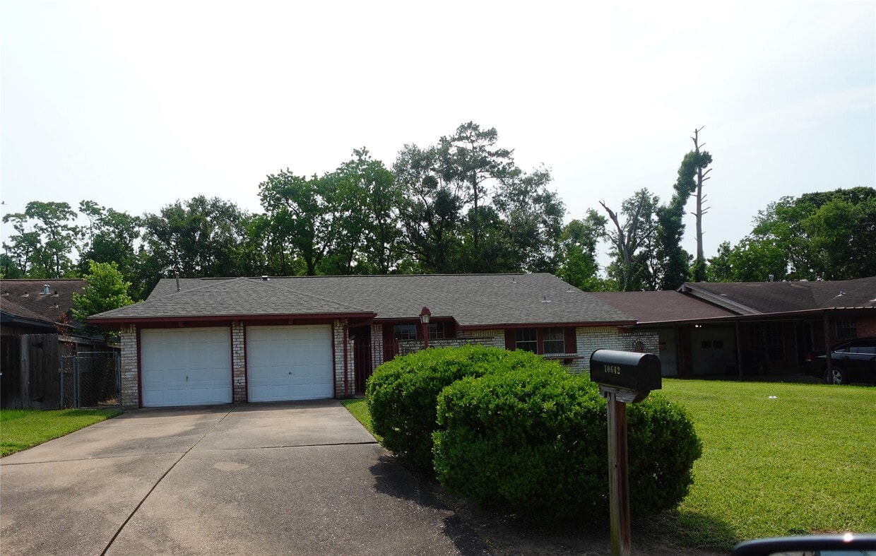 Primary Photo - 10642 Wolbrook St