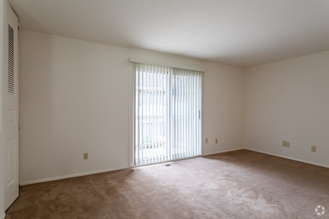 Living Room - Cedar Village Apts