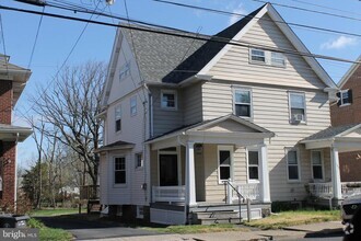 Building Photo - 1105 W Broad St