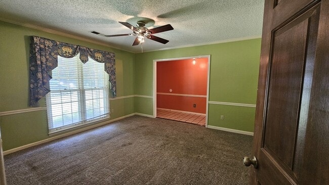 Building Photo - 6743 Amersham Dr