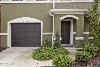 Building Photo - 12925 Spring Rain Rd