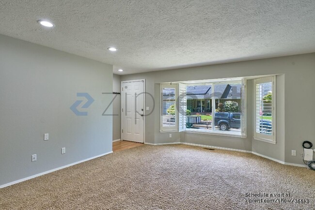 Foto del edificio - 17465 NW Carl Ct
