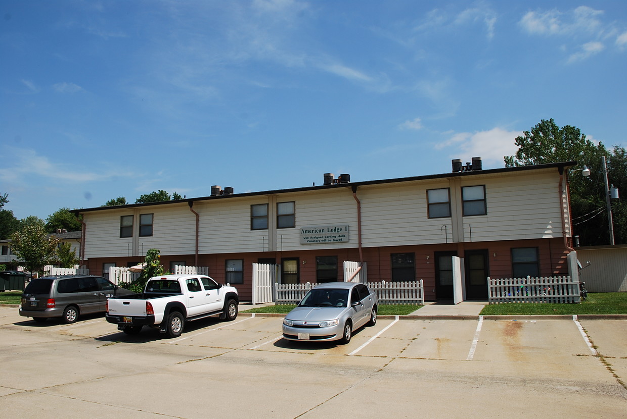 Building Photo - 440 E Santa Fe Dr