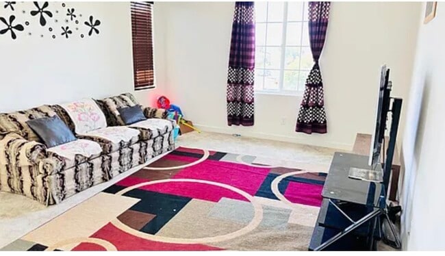 Foto del edificio - 232 Hayward Ln