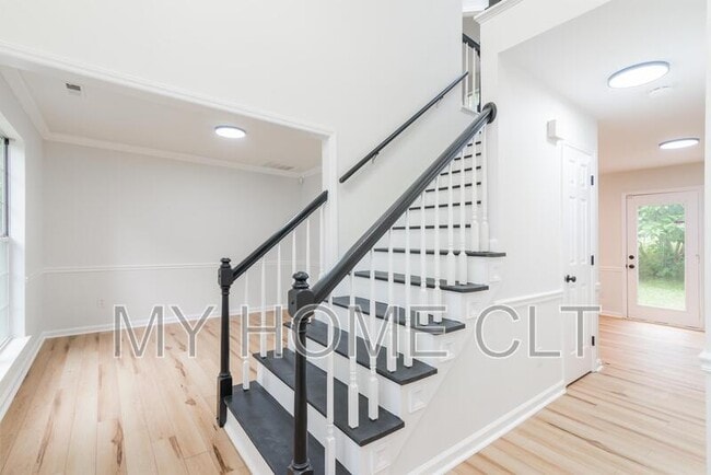 Foto del edificio - 8413 Woodford Bridge Dr