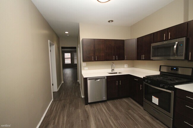 Building Photo - 2 br, 1 bath  - 820 W Willow ST Apt 3 Unit 3
