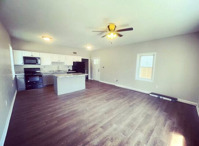 Foto del edificio - Charming All Brick Home!