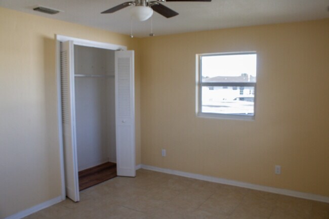 Foto del edificio - 1800 S Palmetto Ave