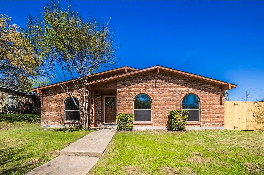 Primary Photo - 707 Tara Dr