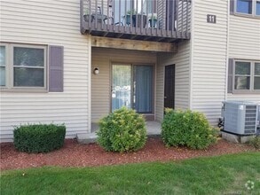 Building Photo - 1103 Twin Circle Dr