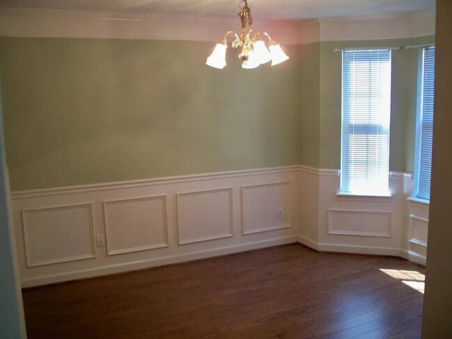 Building Photo - 104 Yonce Ct