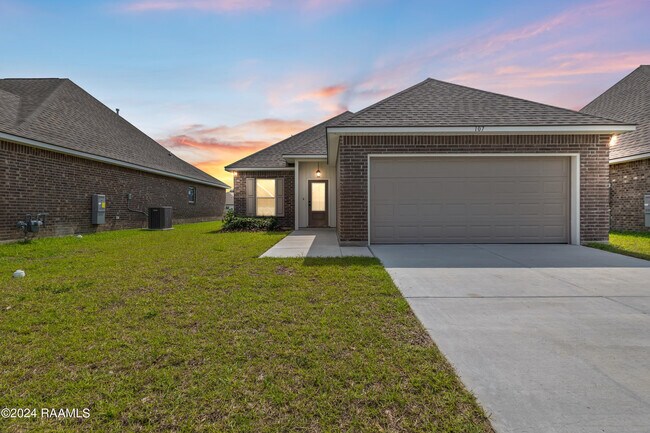 Building Photo - 107 Segovia Wy