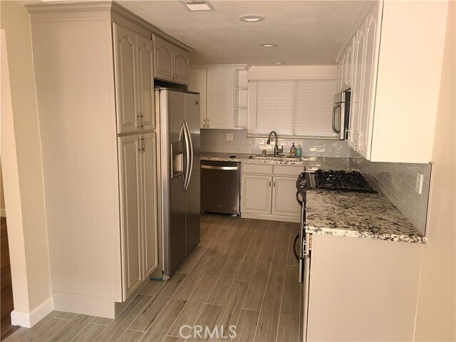 Building Photo - 8465 Kington Way