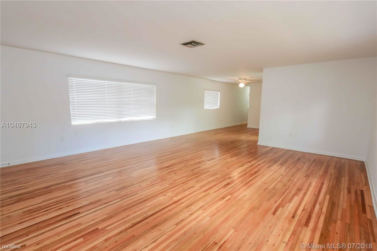 Primary Photo - 3321 S Le Jeune Rd