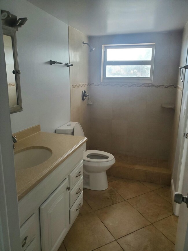 Building Photo - 4500 N Flagler Dr