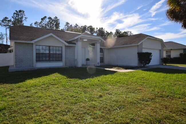 Building Photo - Beautiful 4 bedrooms/ 2baths home with a 2...