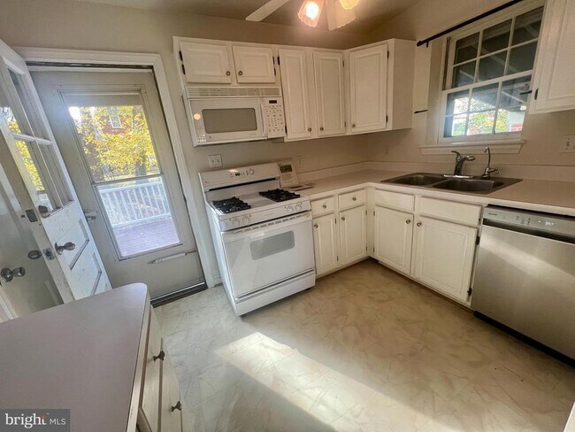 Foto del edificio - 8 S Hudson St