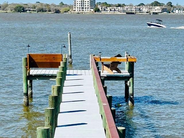 Foto del edificio - 215 West Dr