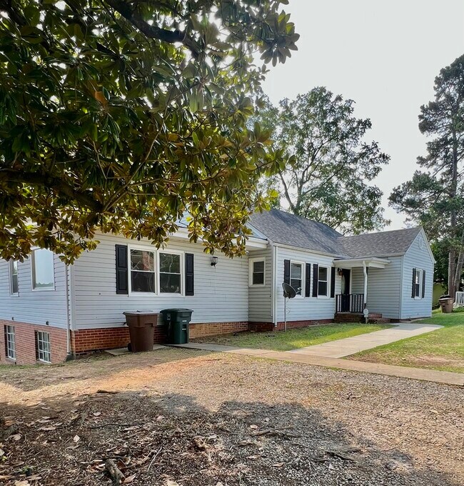 515 Franklin Blvd, Greensboro, NC 27401 House Rental in Greensboro