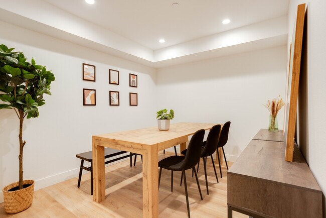 Foto del edificio - 1224 W 37th Pl