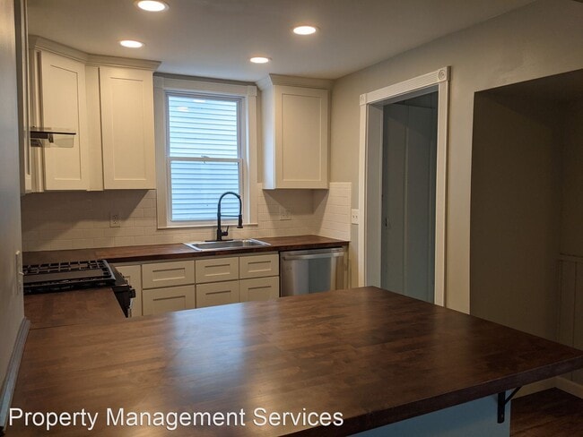 Building Photo - 3 br, 1.5 bath House - 21839 BOULDER