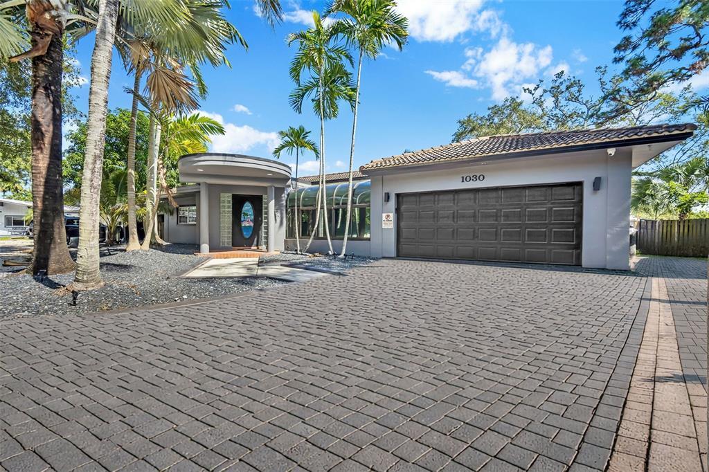 Foto principal - 1030 SW 14th Ter