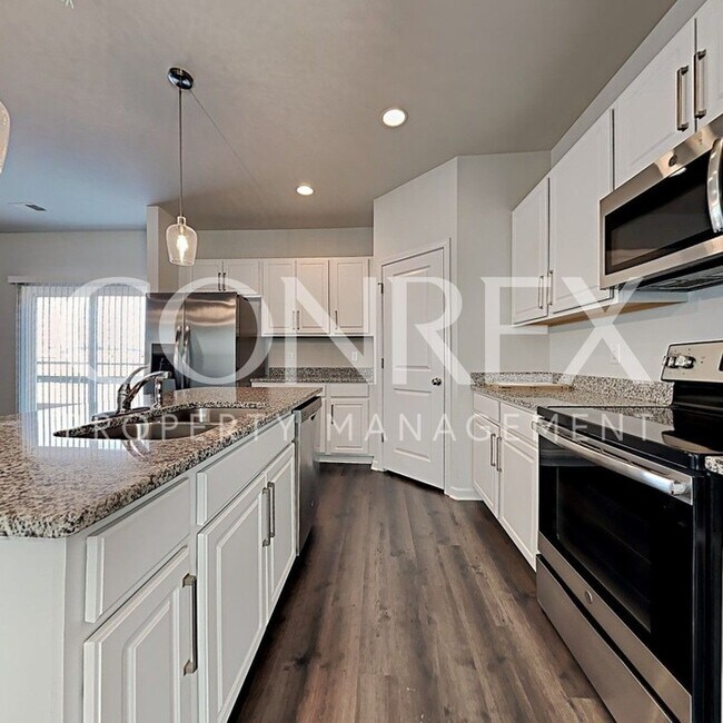 Building Photo - Gorgeous Updated Home with Open-Floor Plan!