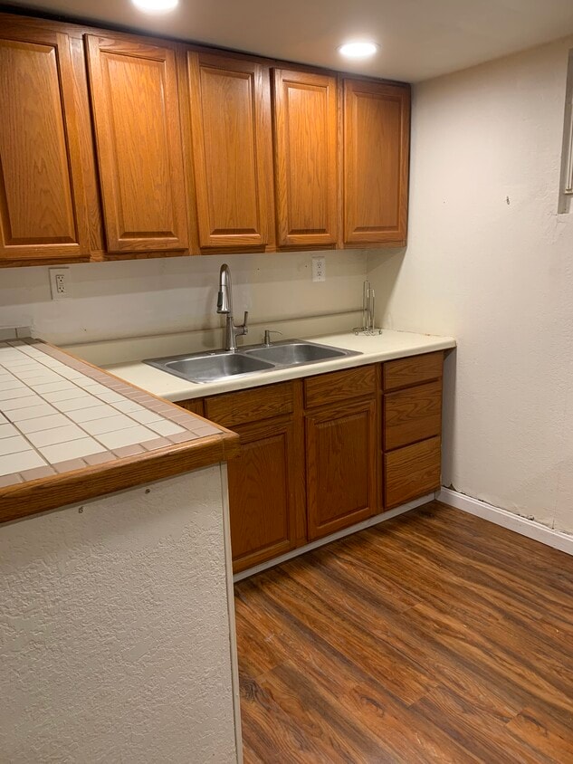 Primary Photo - 2412 Leticoe St