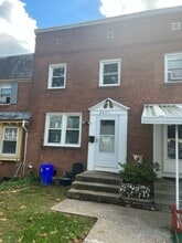 Building Photo - 2431 Mercer St