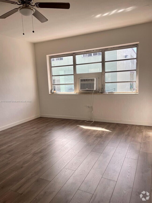 Building Photo - 740 SW 7th St