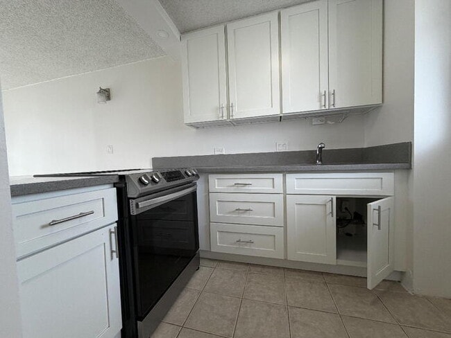 Building Photo - To register for the showing time below, note the 4 digit code: 5635 and click "APPLY NOW."(mobile...