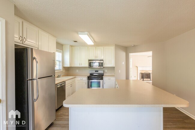 Building Photo - 432 The Gables Dr