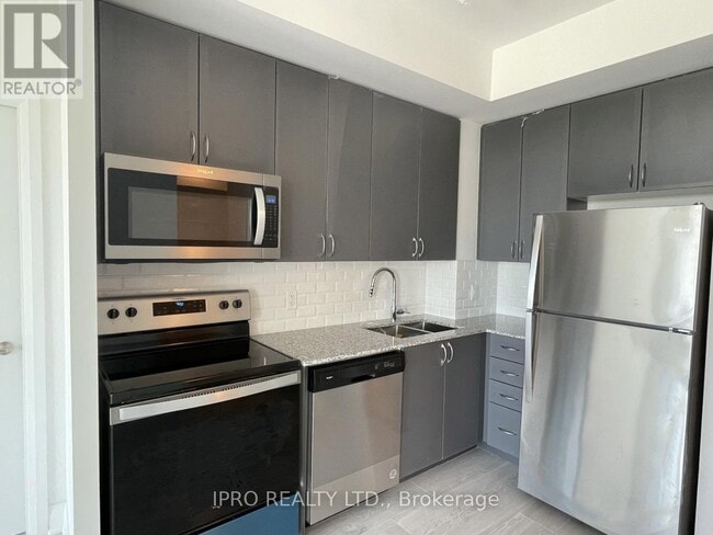 Building Photo - 3220-3220 Sheppard Ave E